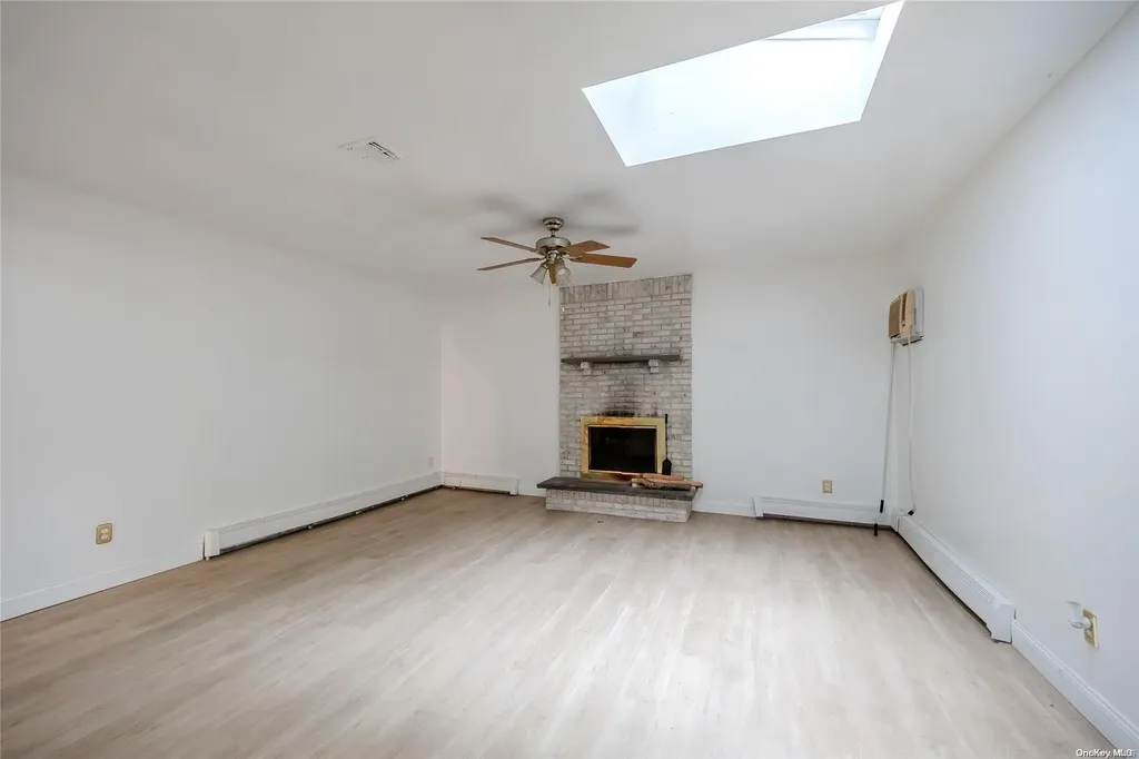 2013 William Floyd Parkway Ridge NY 11961