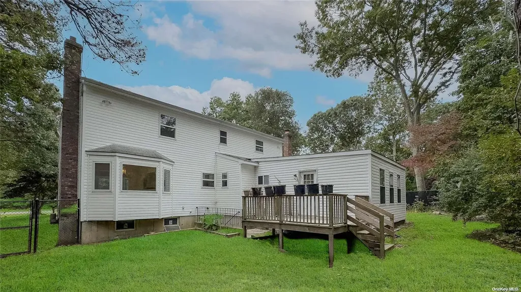 2013 William Floyd Parkway Ridge NY 11961