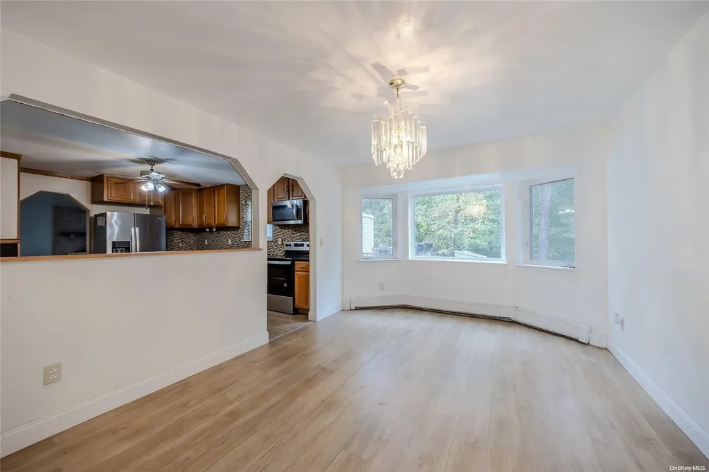 2013 William Floyd Parkway Ridge NY 11961