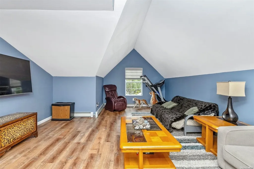 2 Old Saddle Road Ridge NY 11961