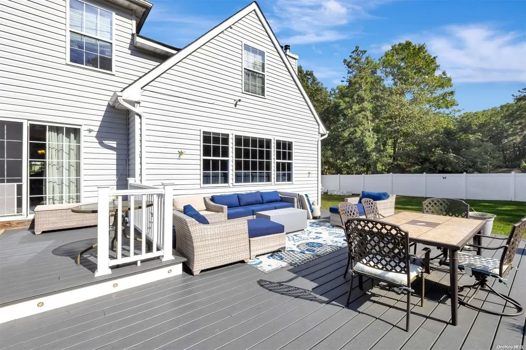 2 Old Saddle Road Ridge NY 11961