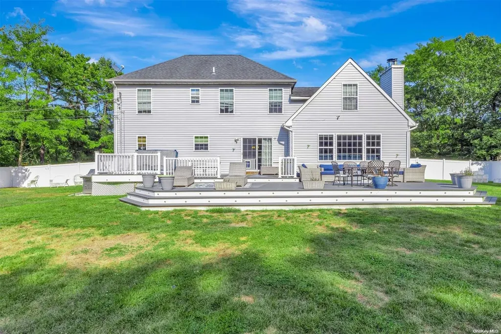 2 Old Saddle Road Ridge NY 11961