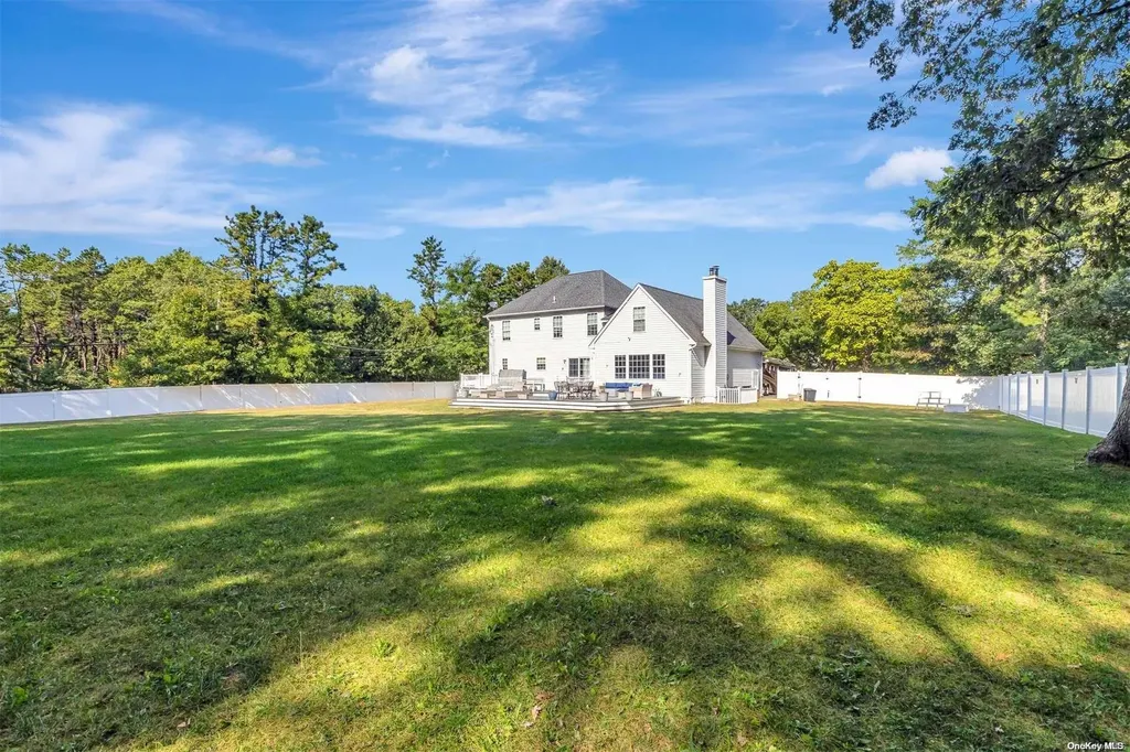 2 Old Saddle Road Ridge NY 11961