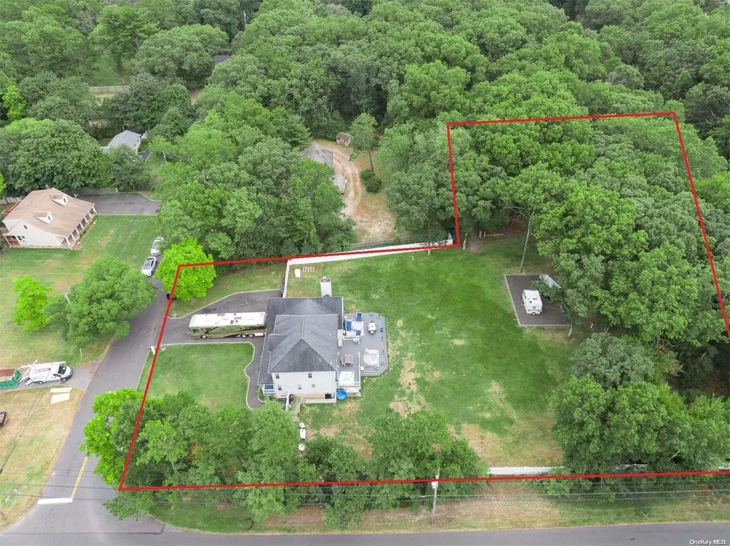 2 Old Saddle Road Ridge NY 11961