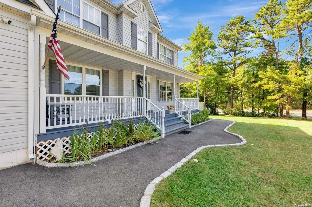 2 Old Saddle Road Ridge NY 11961