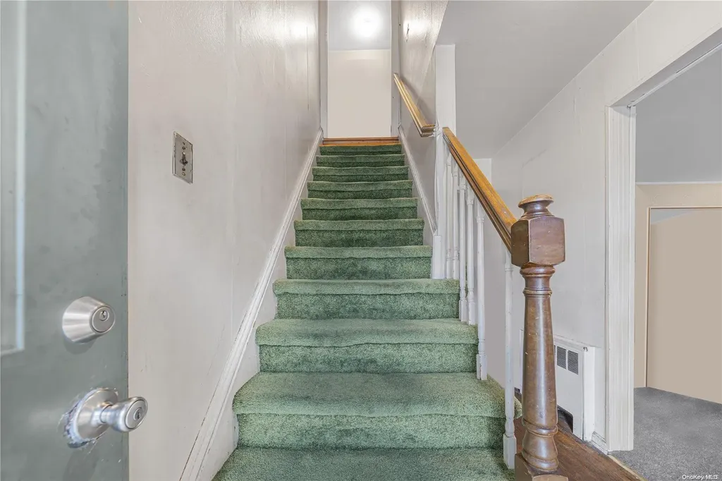 255 Windsor Parkway Hempstead NY 11550