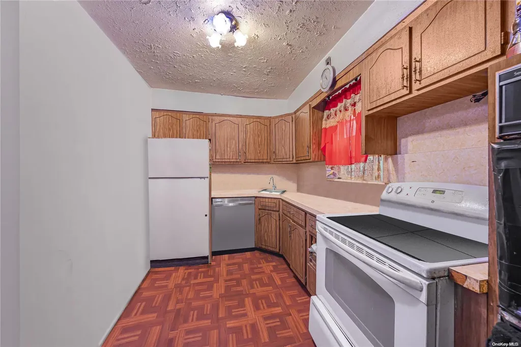 255 Windsor Parkway Hempstead NY 11550