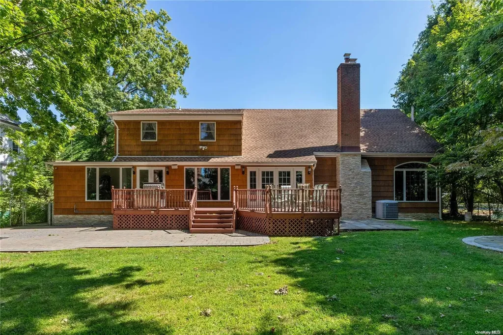 4 Sutton Court Great Neck NY 11021