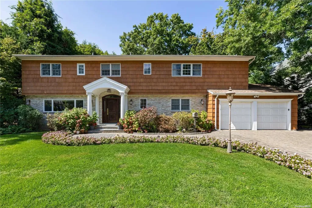 4 Sutton Court Great Neck NY 11021