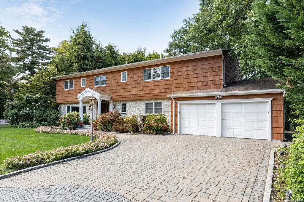 4 Sutton Court Great Neck NY 11021