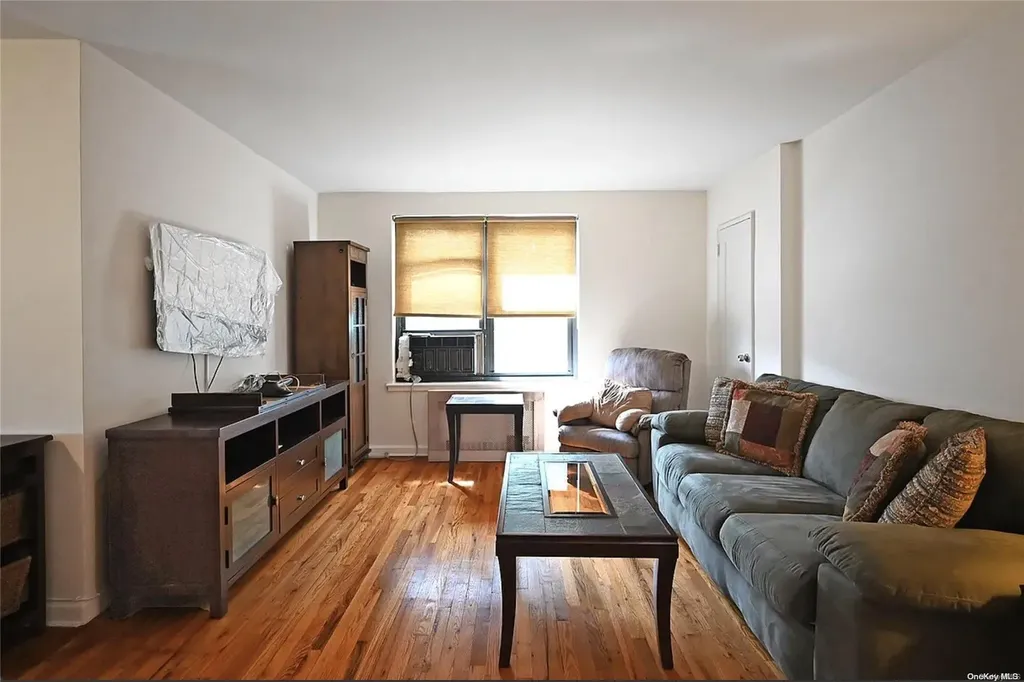 3639 171 Flushing NY 11358