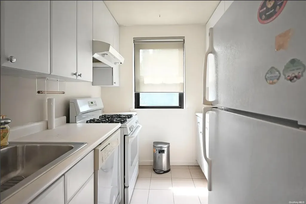 3639 171 Flushing NY 11358