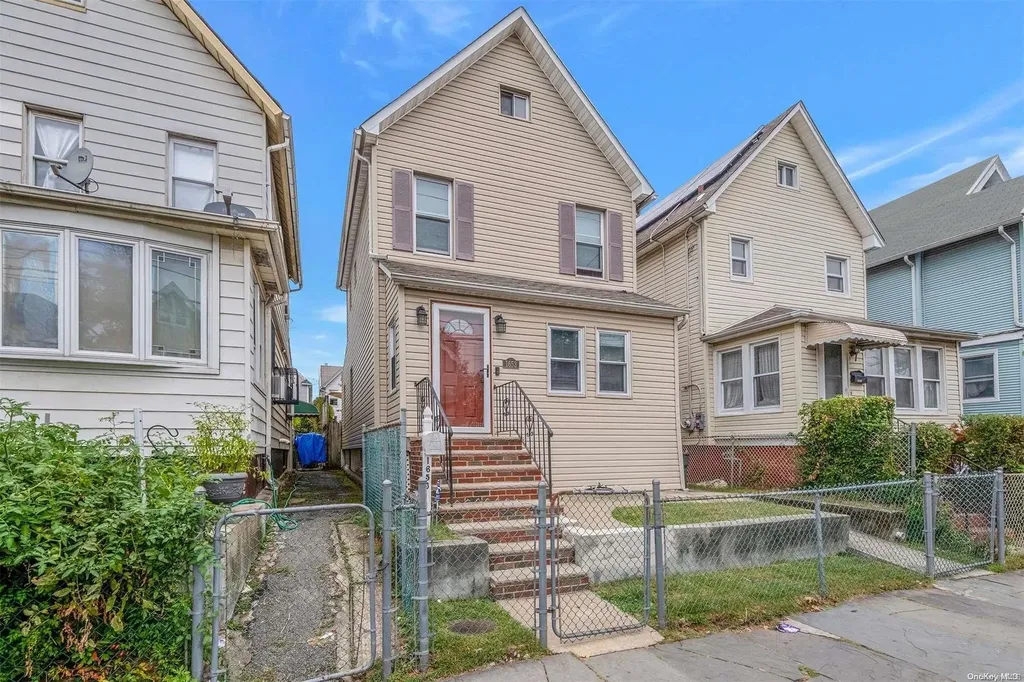 1653 Castleton Avenue Staten Island NY 10302