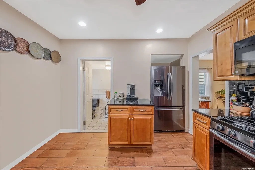 1653 Castleton Avenue Staten Island NY 10302
