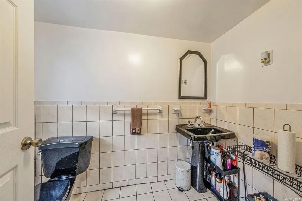 1653 Castleton Avenue Staten Island NY 10302