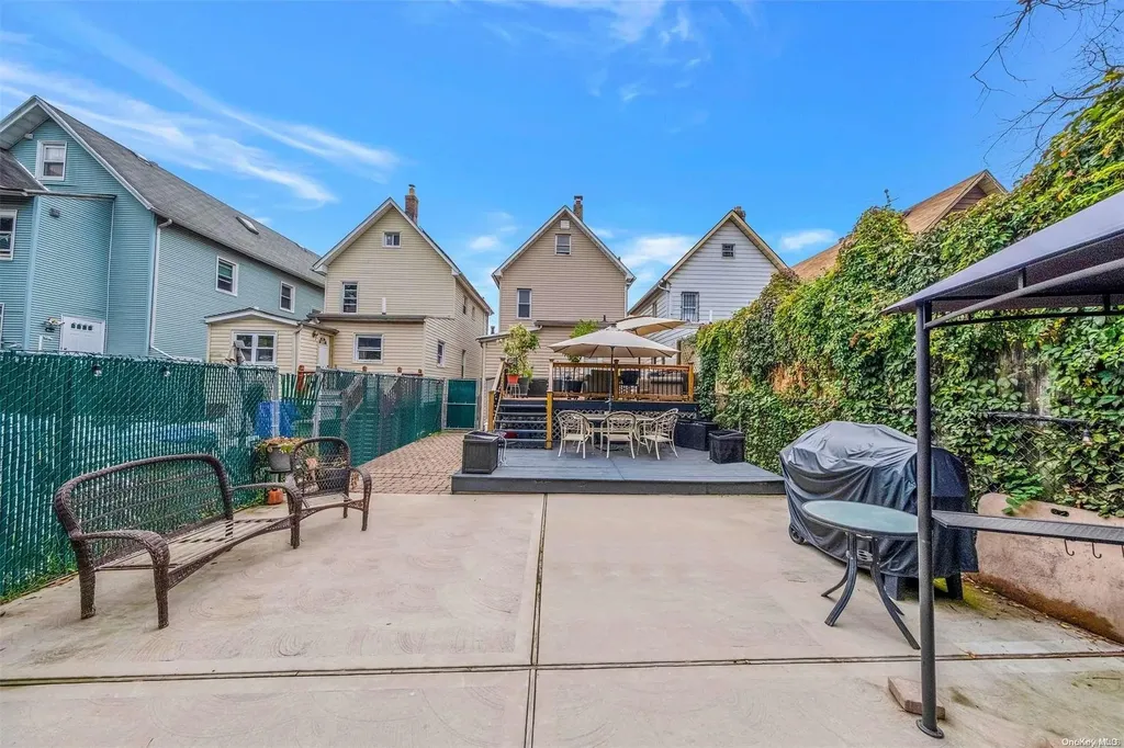 1653 Castleton Avenue Staten Island NY 10302