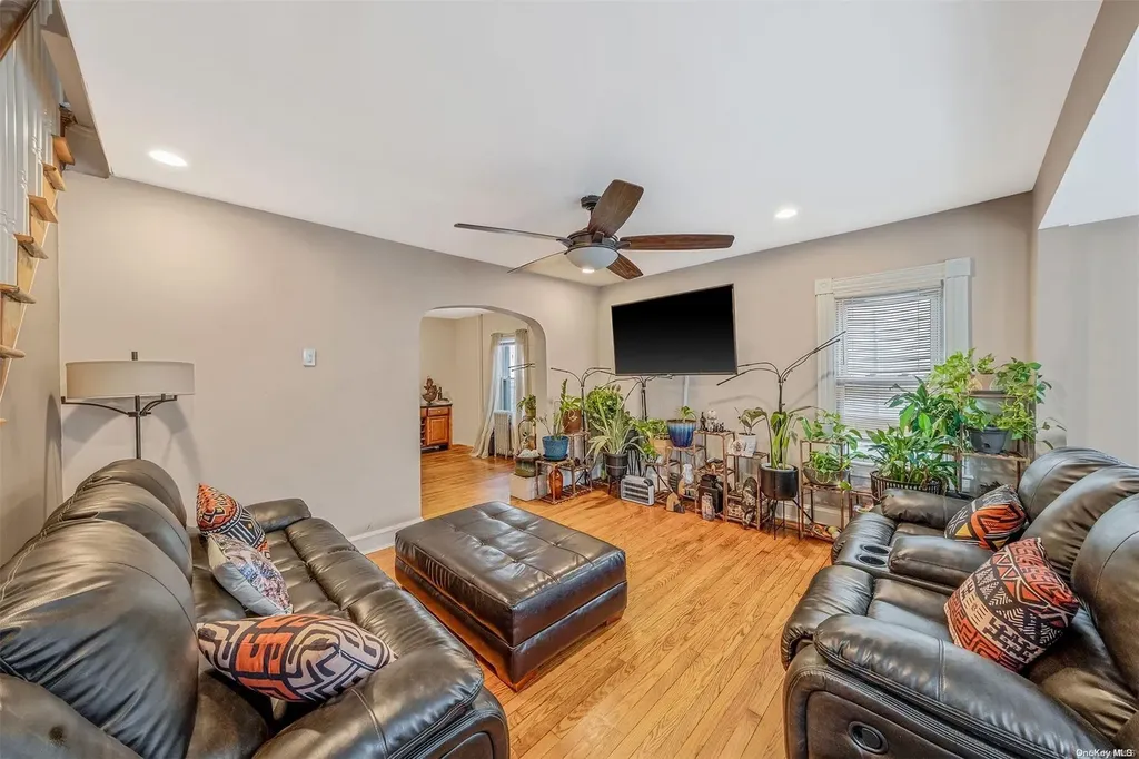 1653 Castleton Avenue Staten Island NY 10302