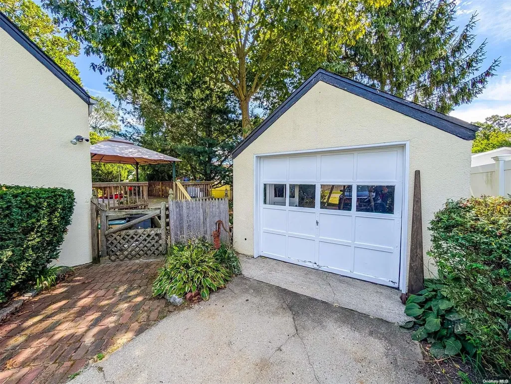124 Jaycox Avenue Islip NY 11751