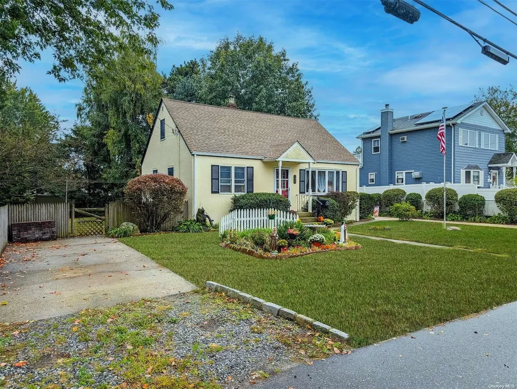 124 Jaycox Avenue Islip NY 11751