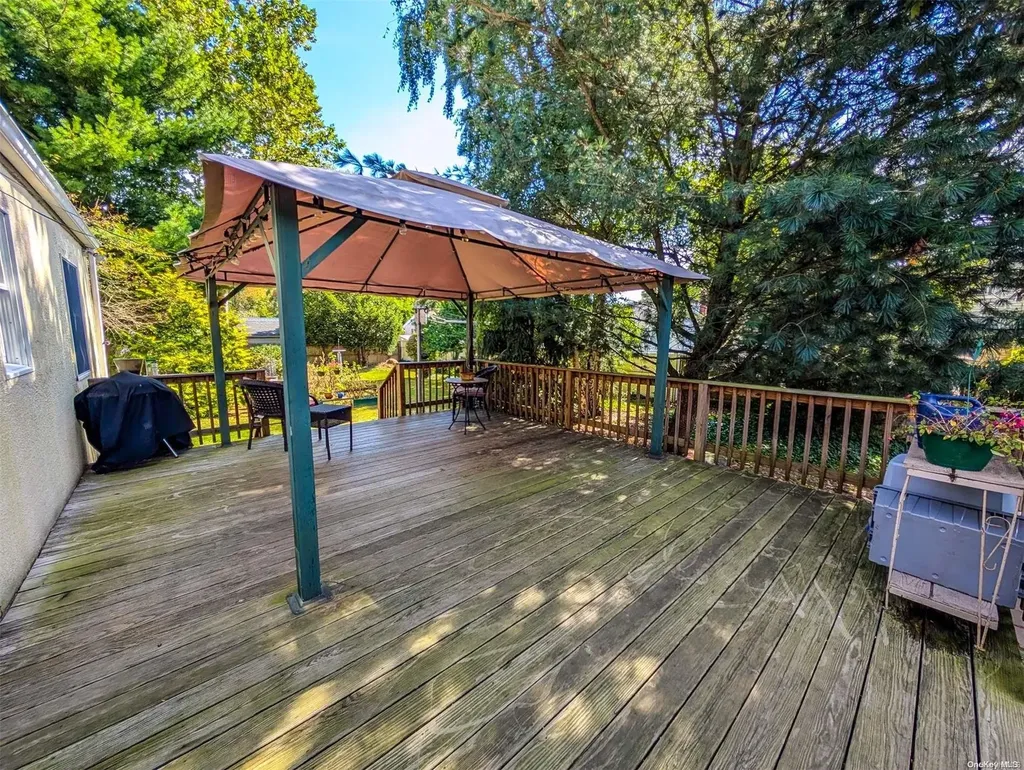 124 Jaycox Avenue Islip NY 11751