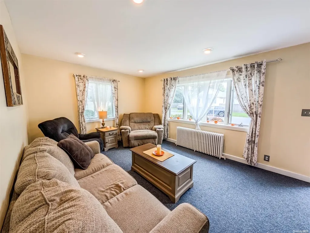 124 Jaycox Avenue Islip NY 11751