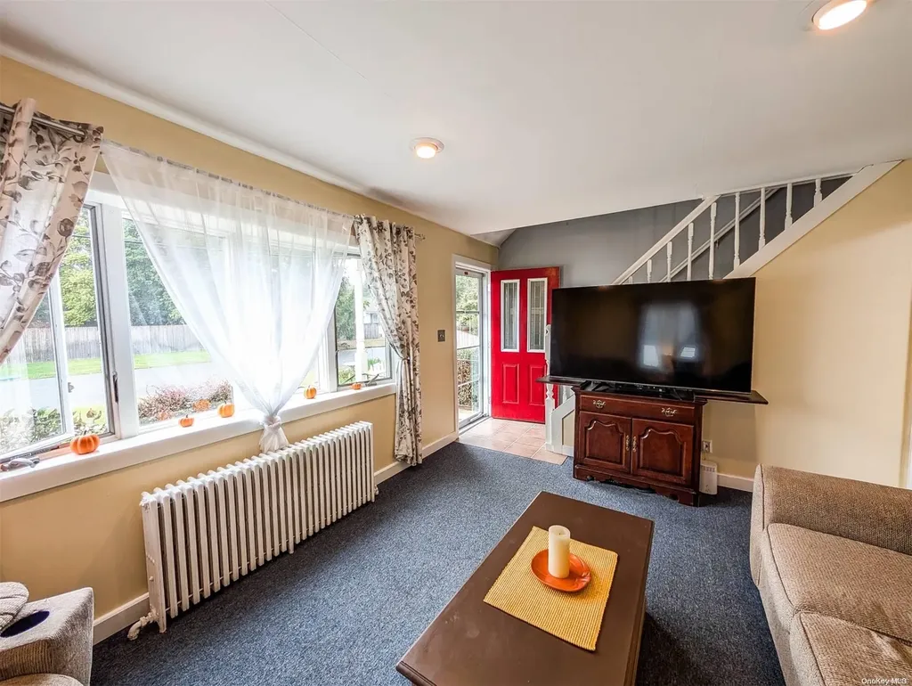 124 Jaycox Avenue Islip NY 11751