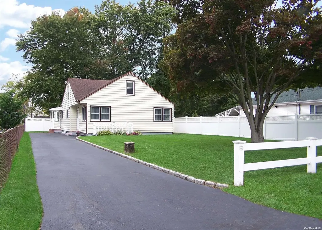 72 Magnolia Drive Selden NY 11784
