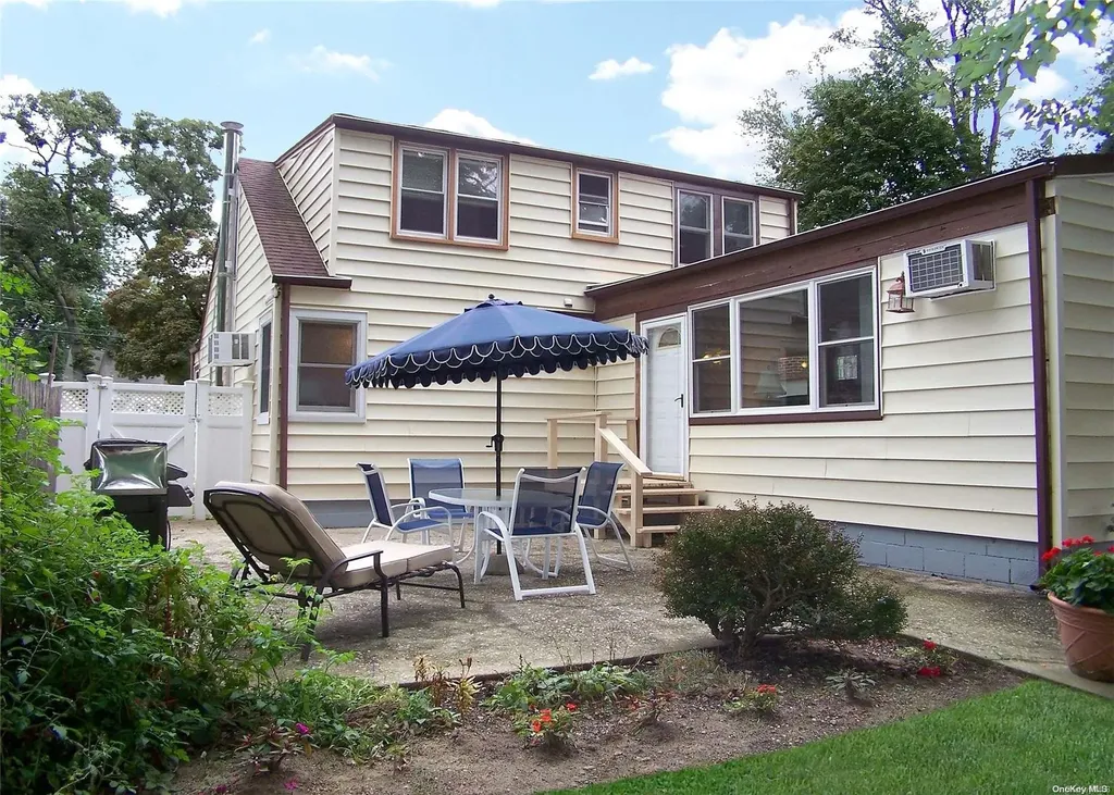 72 Magnolia Drive Selden NY 11784
