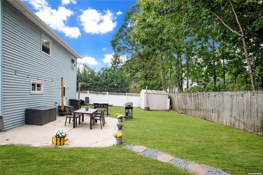 319 Asharoken Boulevard Bay Shore NY 11706