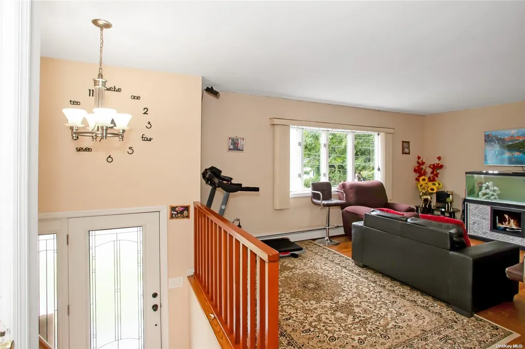 319 Asharoken Boulevard Bay Shore NY 11706
