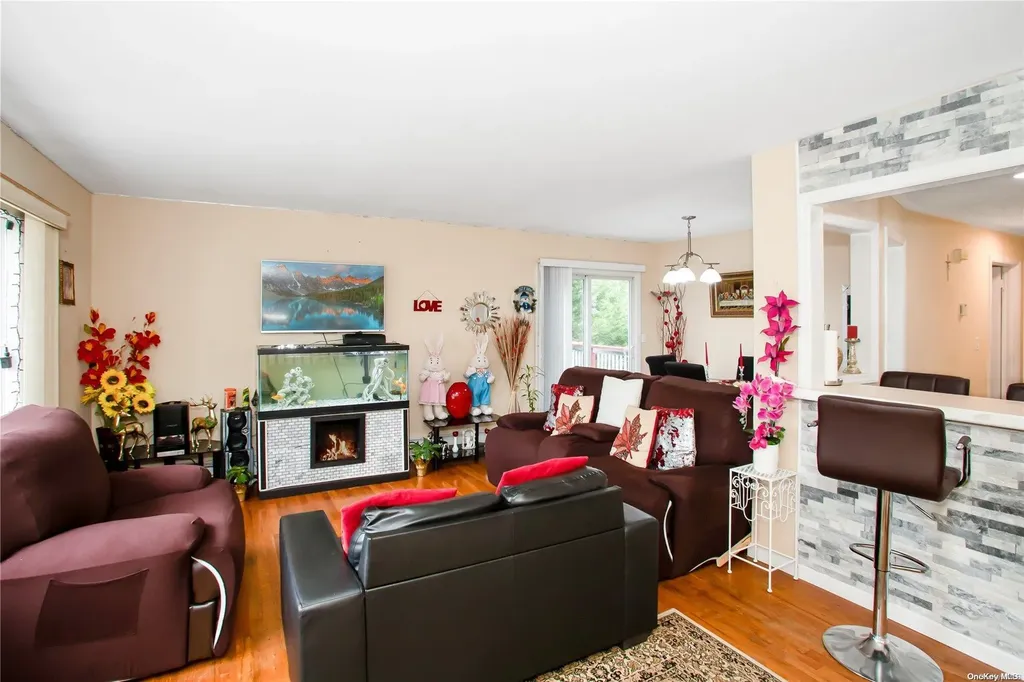 319 Asharoken Boulevard Bay Shore NY 11706