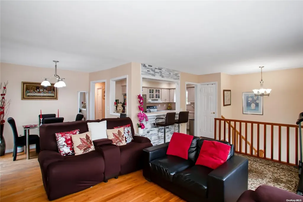 319 Asharoken Boulevard Bay Shore NY 11706