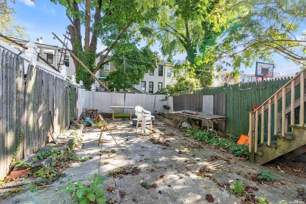 171 Euclid Avenue Brooklyn NY 11208