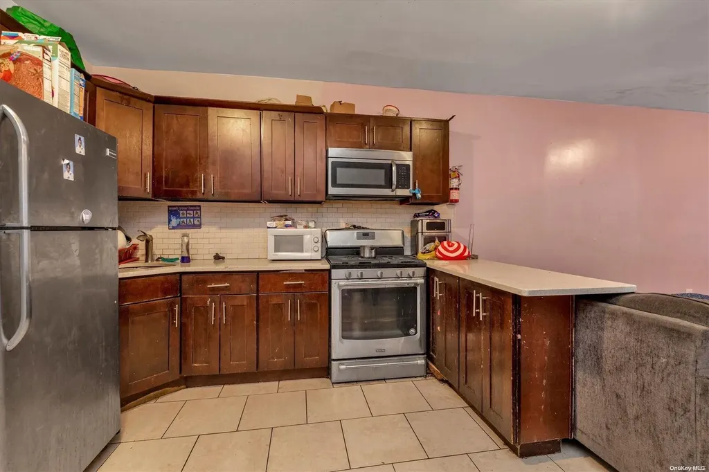 171 Euclid Avenue Brooklyn NY 11208