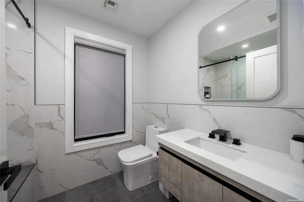 7 Granada Place Massapequa NY 11758