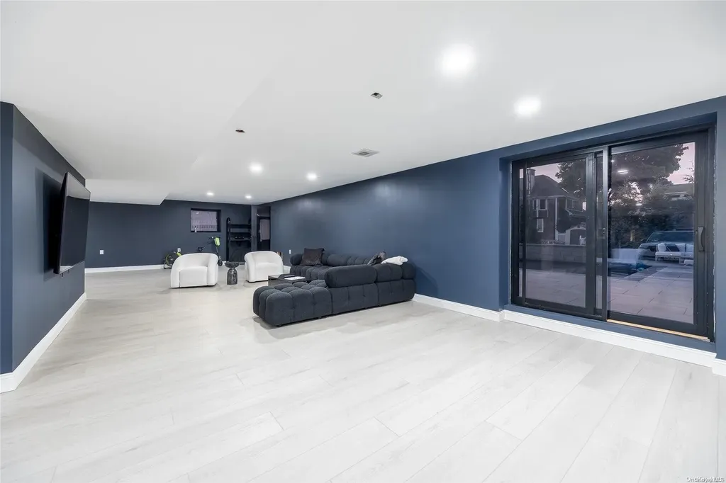 7 Granada Place Massapequa NY 11758