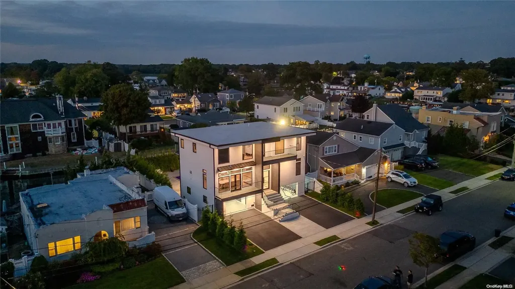 7 Granada Place Massapequa NY 11758