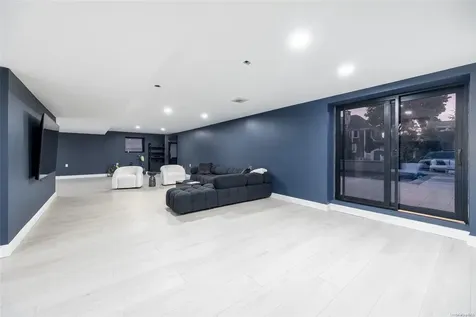 7 Granada Place Massapequa NY 11758