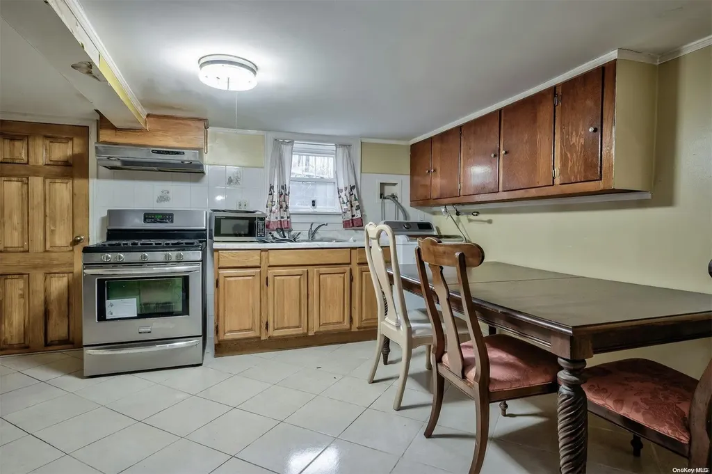98 Miller Avenue Brooklyn NY 11207