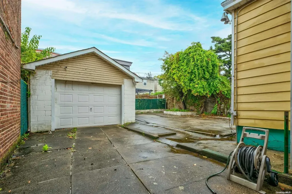 98 Miller Avenue Brooklyn NY 11207