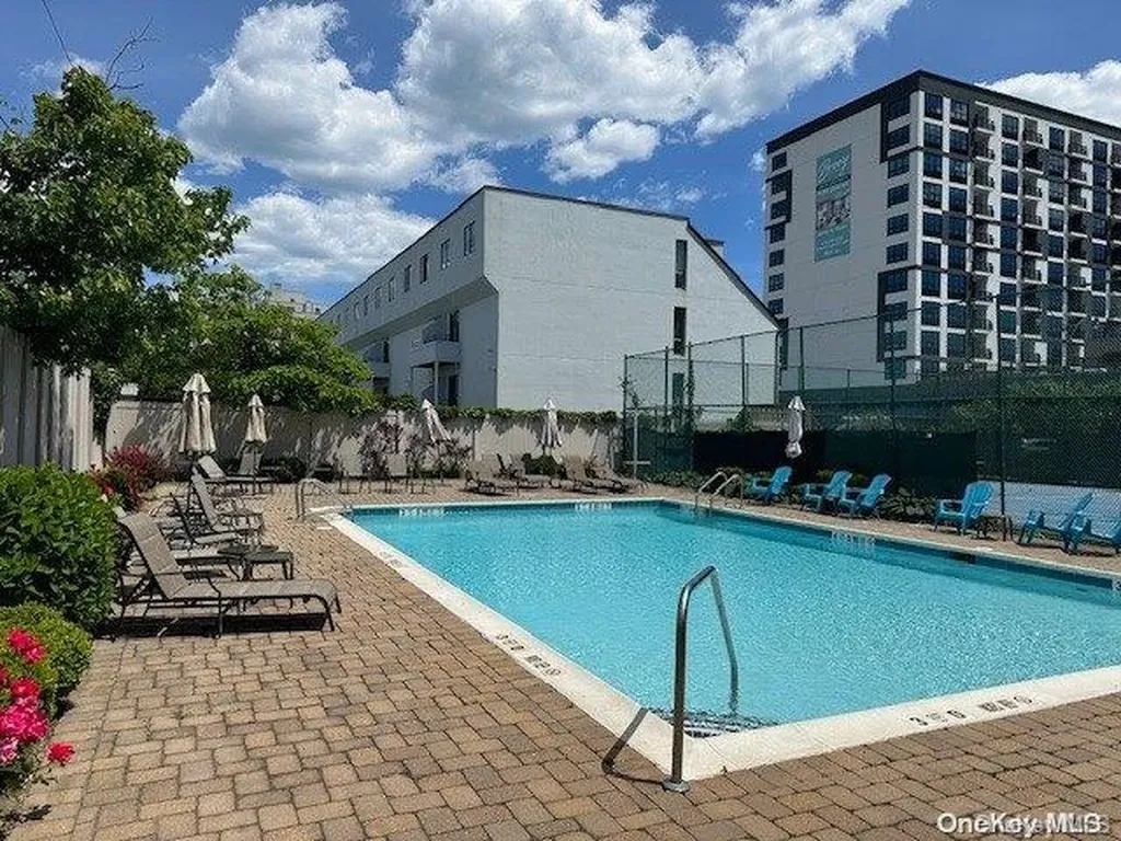 125 E Broadway Long Beach NY 11561