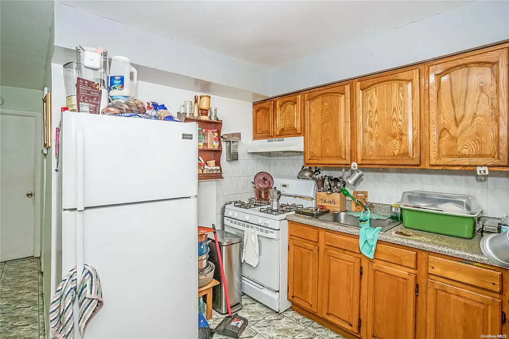 146 Weldon Street Brooklyn NY 11208