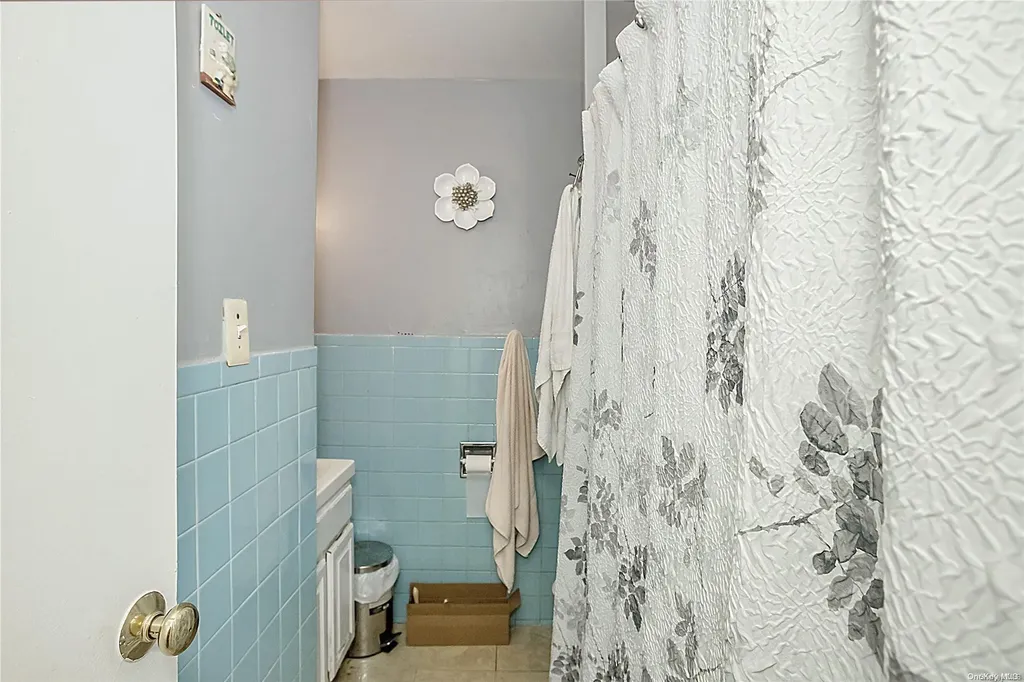 146 Weldon Street Brooklyn NY 11208
