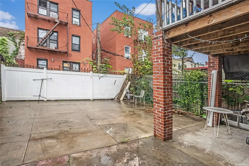 146 Weldon Street Brooklyn NY 11208