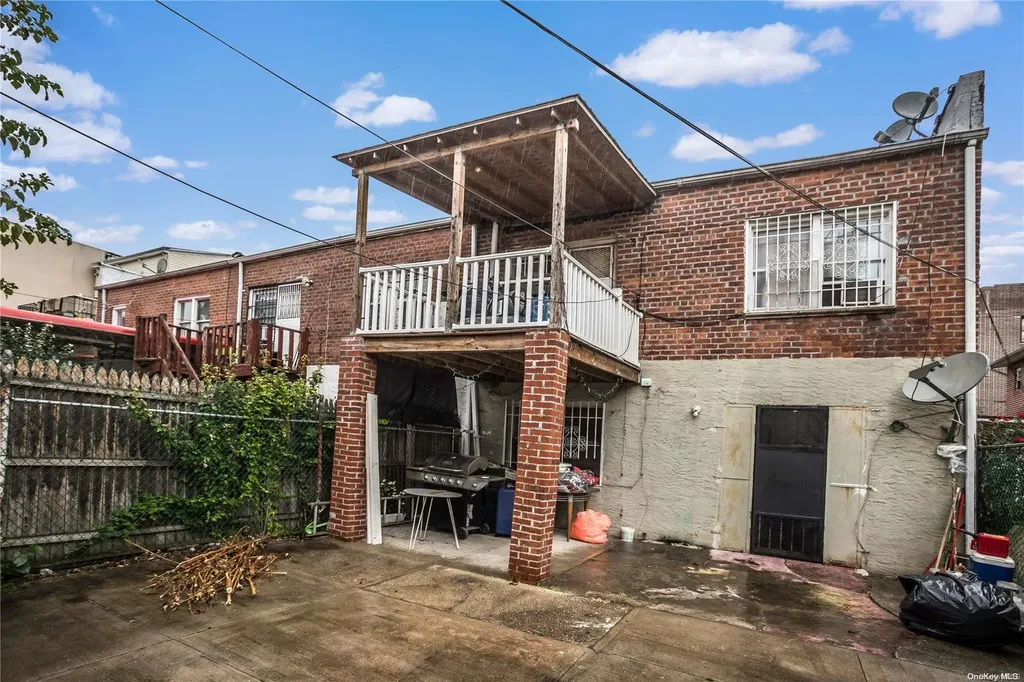 146 Weldon Street Brooklyn NY 11208