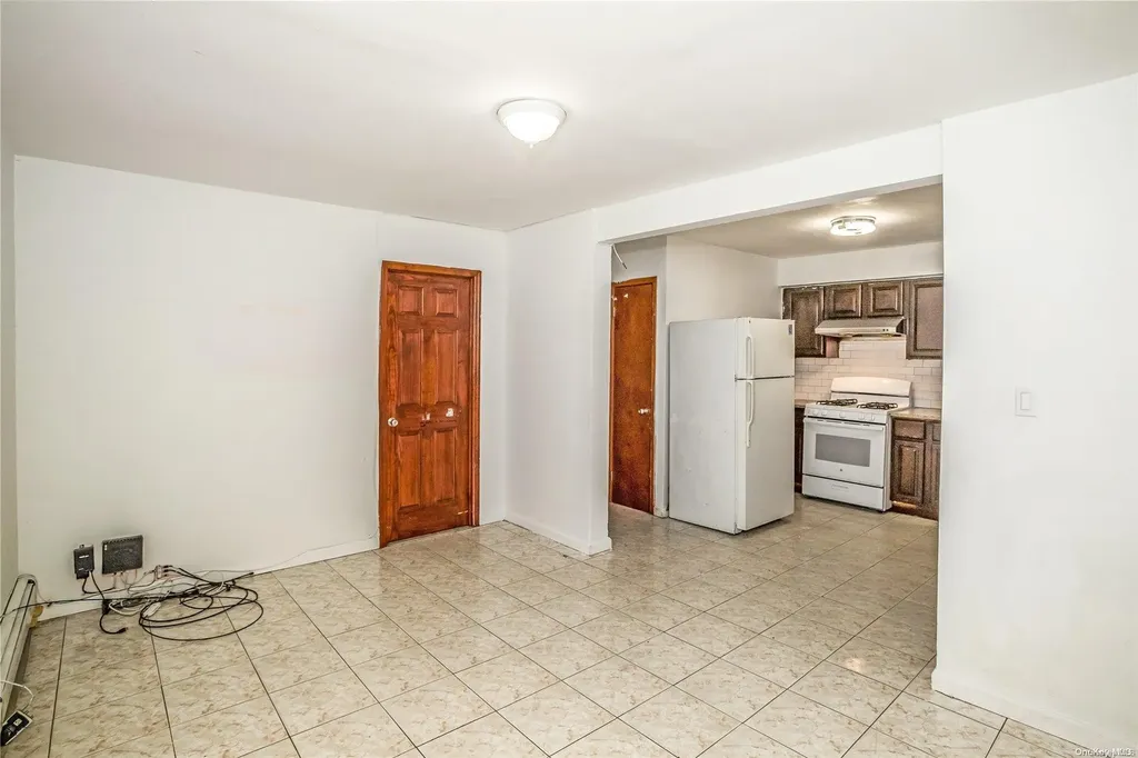 146 Weldon Street Brooklyn NY 11208