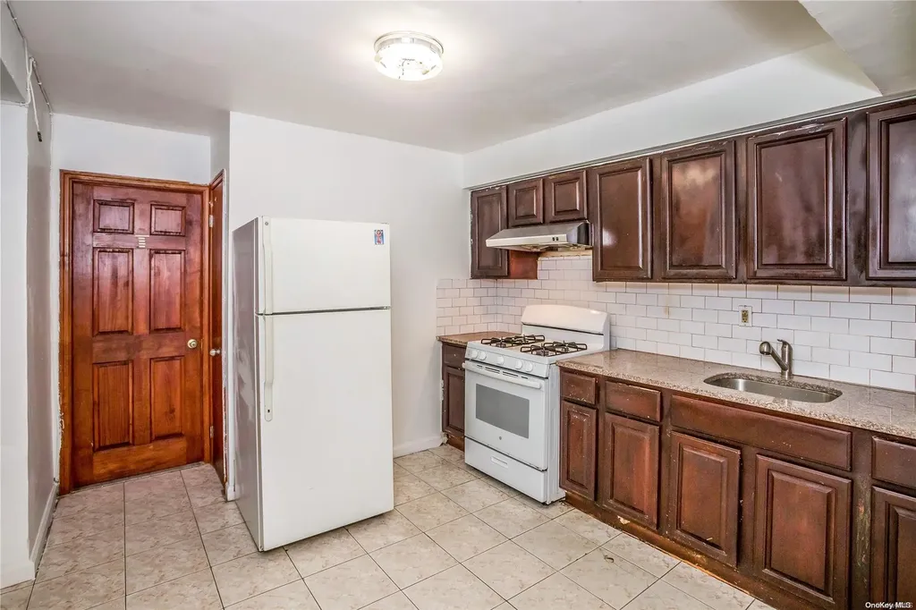 146 Weldon Street Brooklyn NY 11208