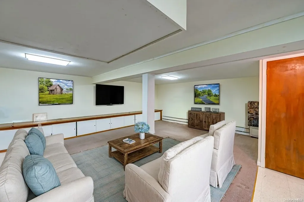 36 Bridle Path Saint James NY 11780