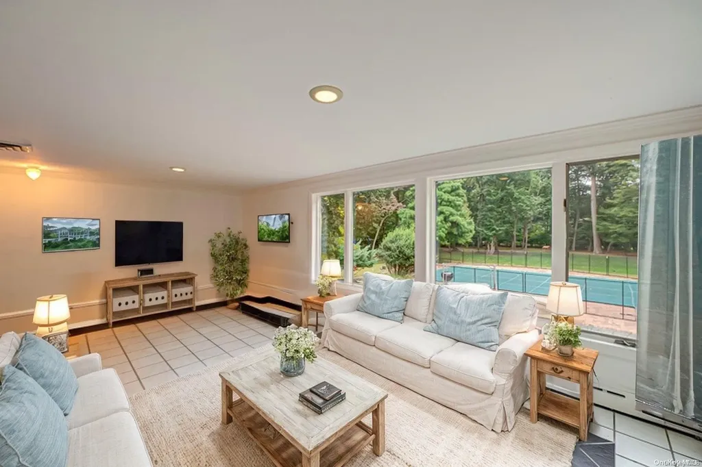 36 Bridle Path Saint James NY 11780