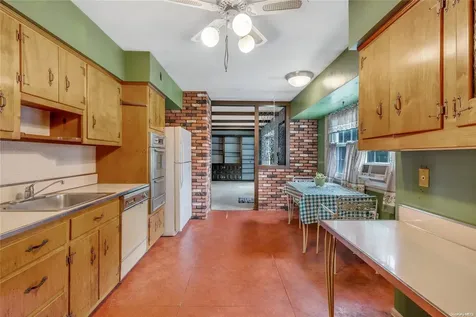 3 Angelica Street Deer Park NY 11729